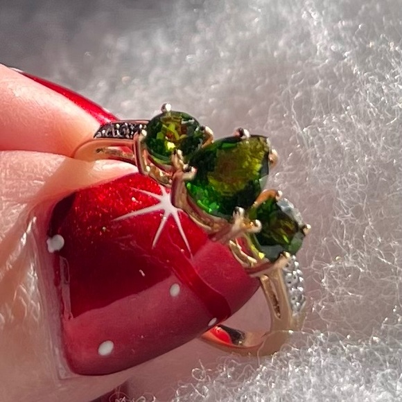 Russian Diopside & Diamond Ring in 14K Yellow Gold - Excellent Condition - Picture 5 of 10